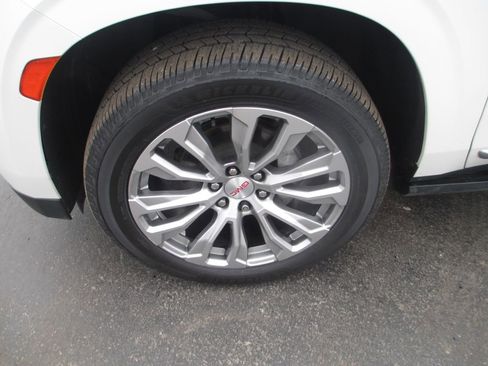 Used 2021 GMC Yukon Denali w/ Denali Premium Package AWD/4WD image 14