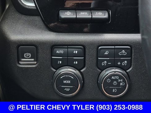 Used 2022 Chevrolet Silverado 1500 High Country w/ High Country Premium Package AWD/4WD image 31