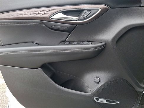 Used 2021 Buick Envision Avenir w/ Technology Package II image 12