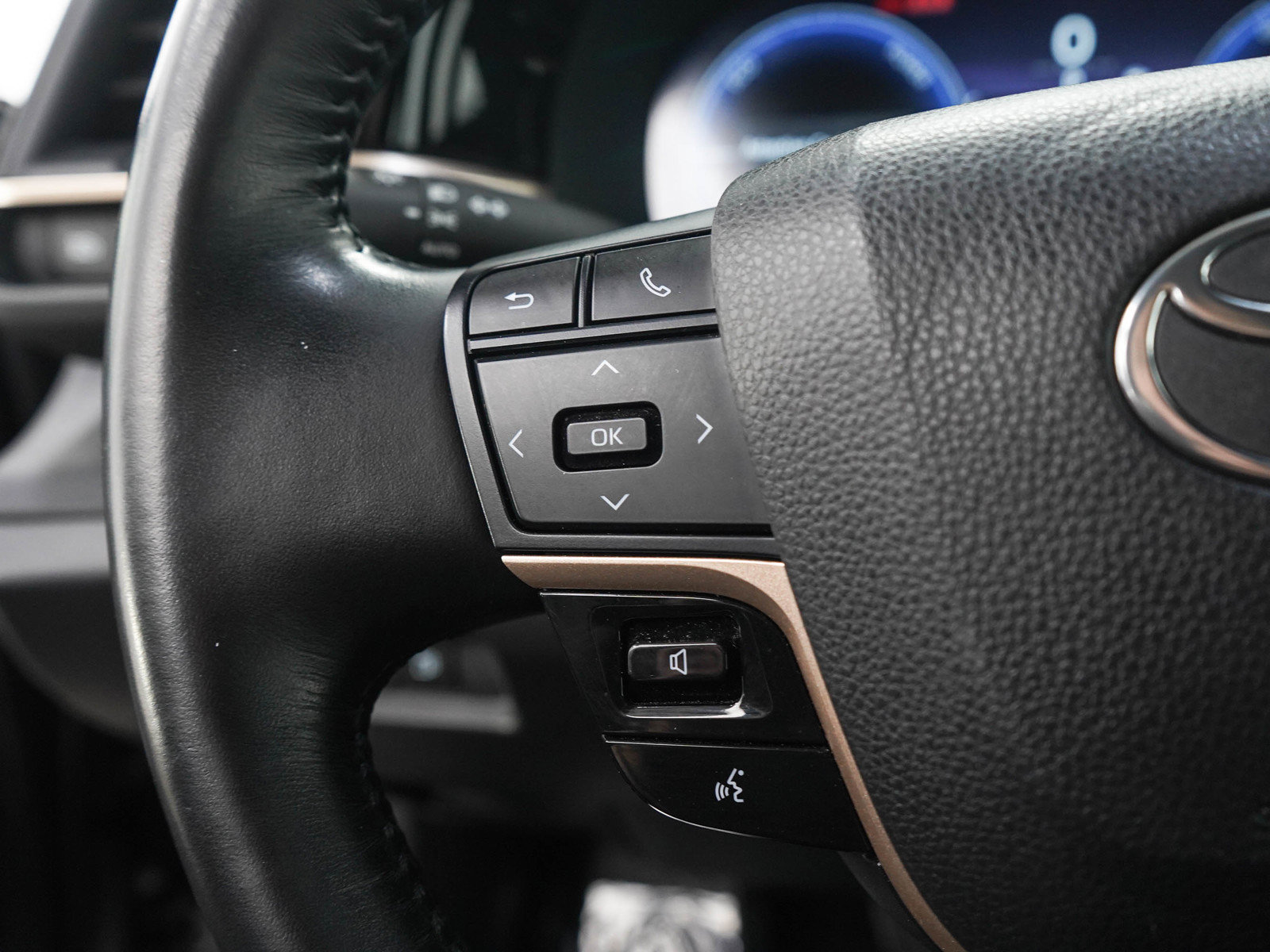Used 2023 Toyota Crown AWD/4WD image 23