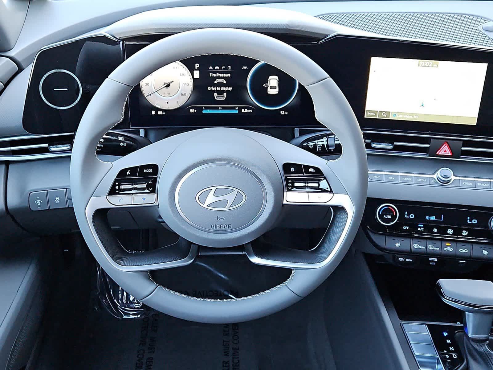 Used 2025 Hyundai Elantra SEL w/ Cargo Package FWD image 19