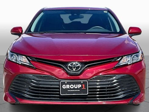 Used 2020 Toyota Camry LE image 4