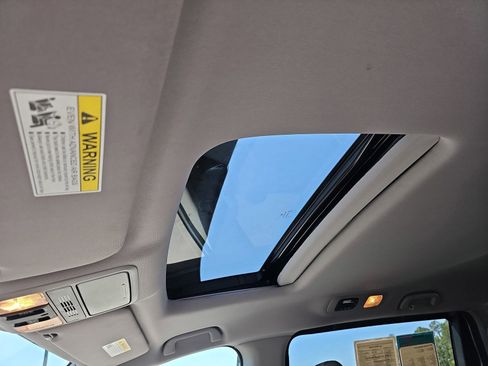 Used 2023 Honda Odyssey EX-L image 32