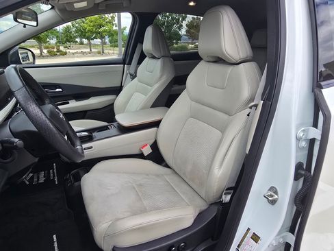 Used 2025 Nissan Ariya FWD image 13