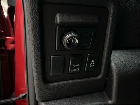 Used 2013 Nissan Rogue S image 21