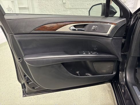 Used 2019 Lincoln MKZ Reserve image 13