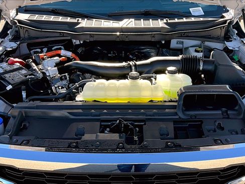 Used 2025 Ford F150 Lariat w/ Equipment Group 502A High image 31