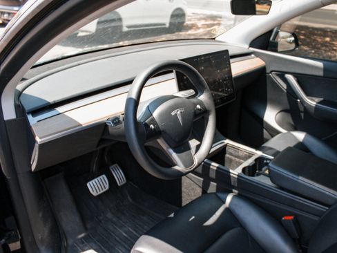 Used 2022 Tesla Model Y Performance AWD/4WD image 8