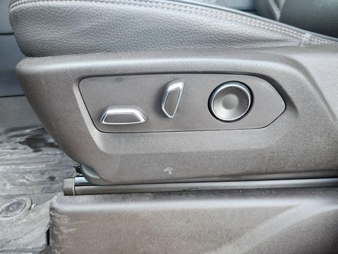 Used 2021 GMC Yukon XL Denali w/ Denali Premium Package image 24