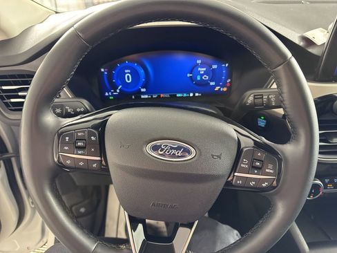 Used 2022 Ford Escape SEL w/ Technology Package image 24