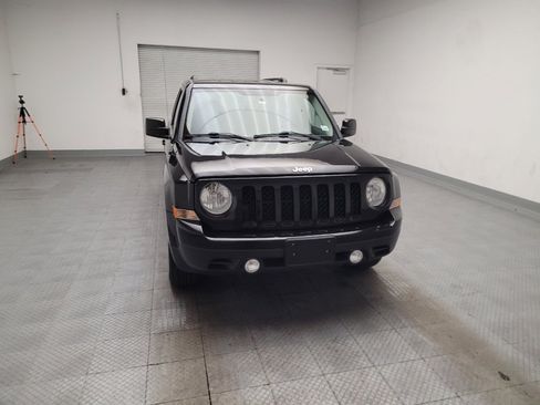 Used 2017 Jeep Patriot Latitude FWD image 14