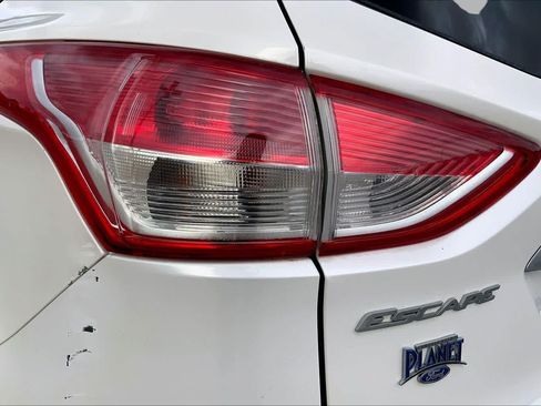 Used 2016 Ford Escape Titanium FWD image 28