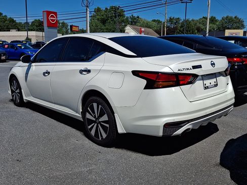 Used 2020 Nissan Altima 2.5 SV AWD/4WD image 3
