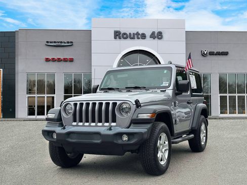 Used 2020 Jeep Wrangler Sport AWD/4WD image 2