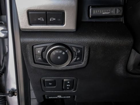 Used 2020 Ford F250 Lariat w/ Lariat Ultimate Package AWD/4WD image 26