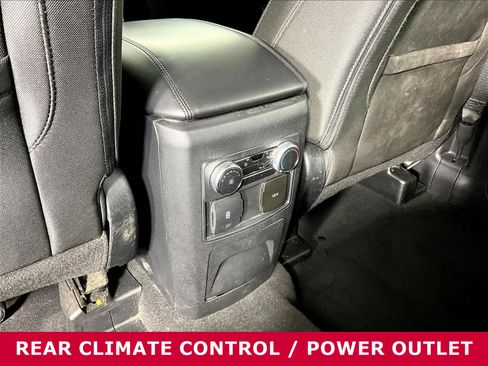 Used 2022 Ford Explorer XLT RWD image 10