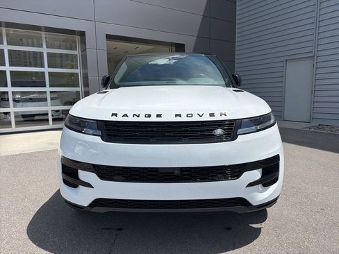 Used 2024 Land Rover Range Rover Sport SE AWD/4WD image 2