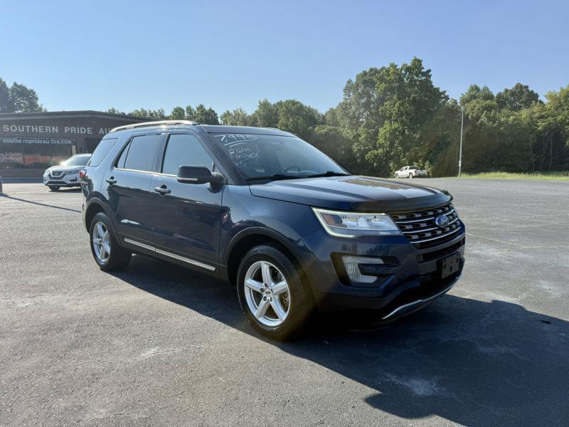 Used 2016 Ford Explorer XLT w/ Equipment Group 202A AWD/4WD image 6