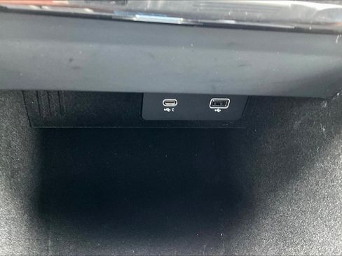 Used 2024 Land Rover Range Rover Sport SE image 17