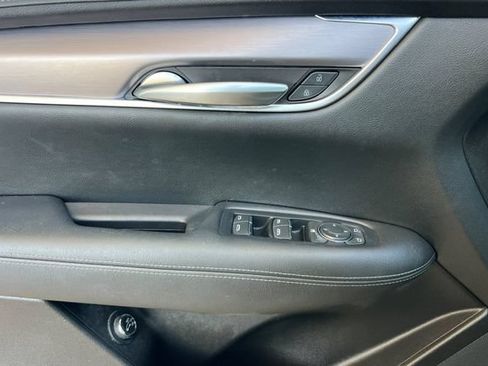 Used 2023 Cadillac XT5 Luxury FWD image 11