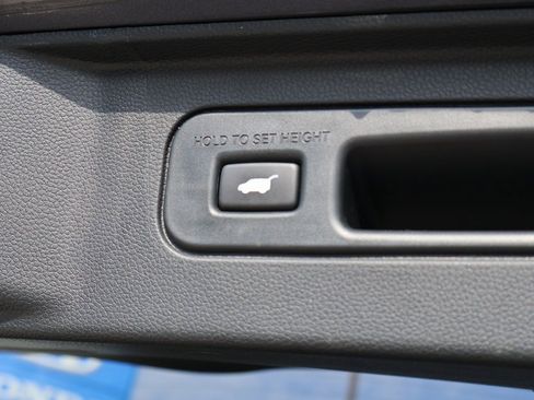 Used 2023 Honda Pilot Elite image 16