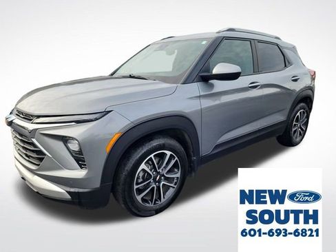 Used 2024 Chevrolet TrailBlazer LT w/ Convenience Package image 1