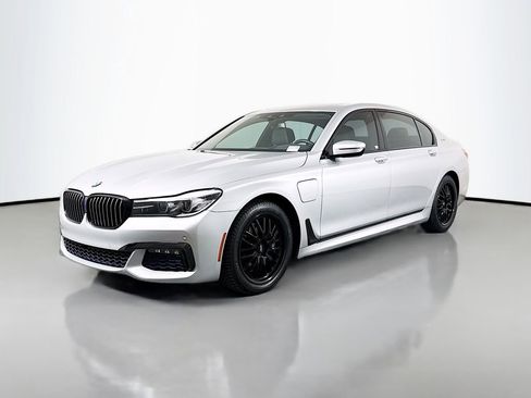 Used 2018 BMW 740e xDrive AWD/4WD image 3