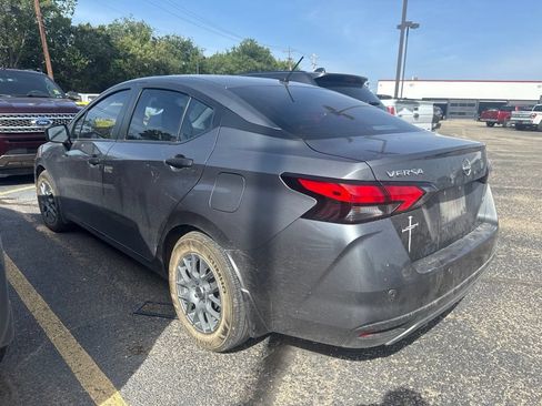 Used 2025 Nissan Versa S FWD image 4