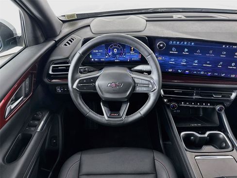 Used 2025 Chevrolet Traverse Z71 AWD/4WD image 24
