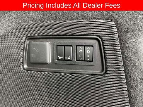 Used 2022 Cadillac Escalade Premium Luxury w/ Performance Package AWD/4WD image 15