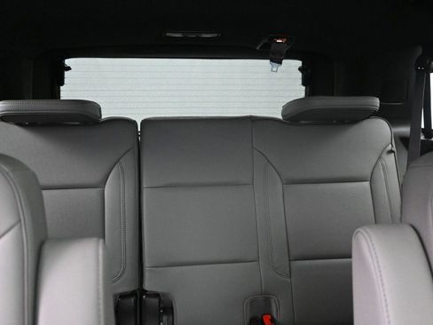 Used 2022 GMC Yukon SLT w/ SLT Premium Package image 18