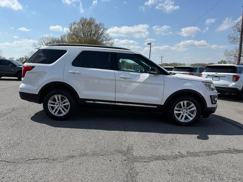 Used 2016 Ford Explorer XLT w/ Equipment Group 202A image 7