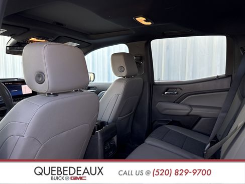 Used 2024 Chevrolet Colorado ZR2 w/ Technology Package image 41