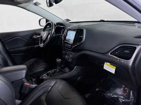 Used 2019 Jeep Cherokee Limited AWD/4WD image 29