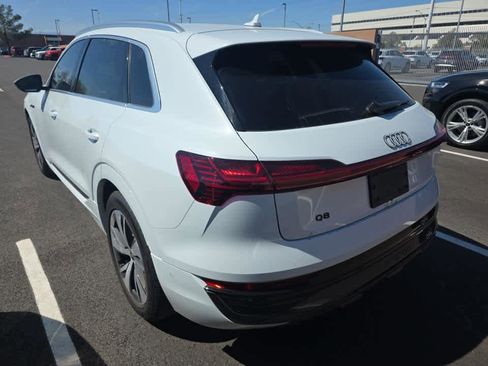 Used 2024 Audi Q8 e-tron Premium Plus w/ Premium Plus Package image 7