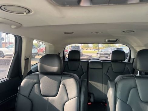 Used 2025 Kia Telluride EX w/ EX Captain's Chair Package AWD/4WD image 16