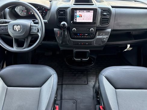Used 2024 RAM ProMaster 2500 w/ Convenience Group FWD image 18