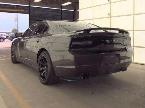 Used 2014 Dodge Charger R/T RWD image 2