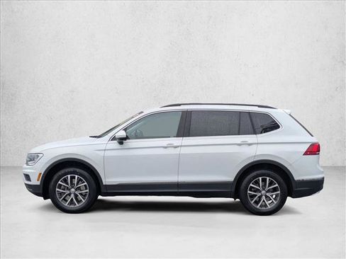 Used 2020 Volkswagen Tiguan S image 9