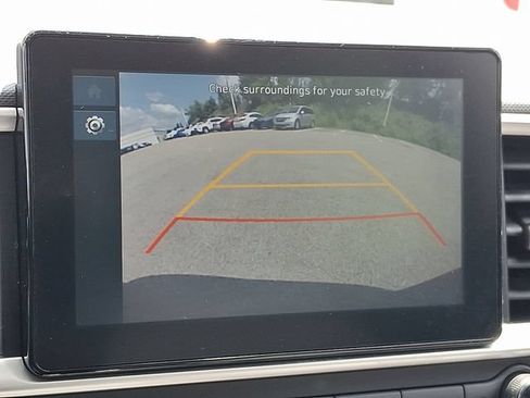Certified 2023 Hyundai Venue SEL FWD image 18