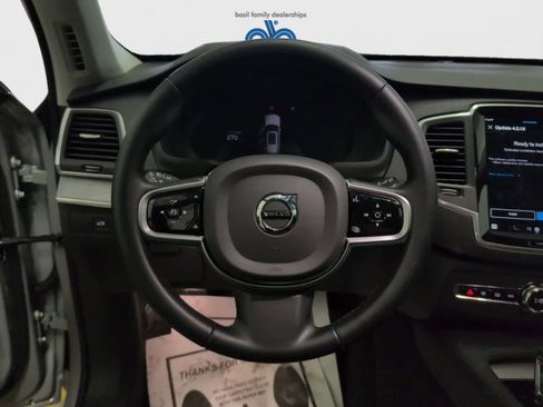 Used 2025 Volvo XC90 B5 Core image 10