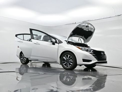 New 2025 Nissan Versa SV w/ Trunk Package image 27