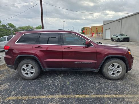 Used 2017 Jeep Grand Cherokee Laredo w/ Quick Order Package 2BE RWD image 2
