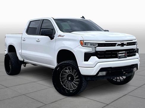 Used 2023 Chevrolet Silverado 1500 RST w/ Z71 Off-Road Package image 3