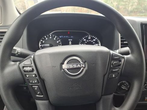 Used 2022 Nissan Frontier SV w/ Technology Package image 26