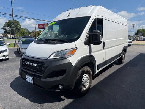 Used 2025 RAM ProMaster 2500 w/ Safety Group FWD image 3