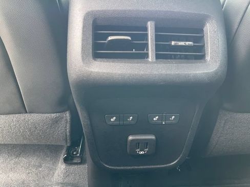 Used 2020 Chevrolet Equinox Premier FWD image 18