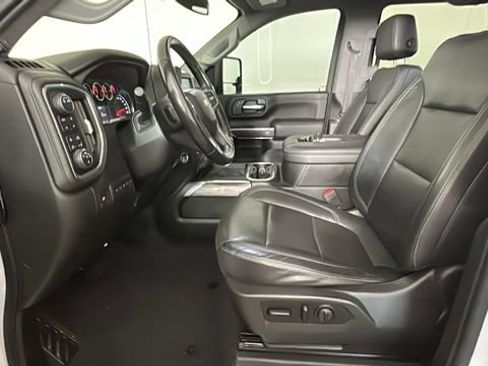 Used 2020 Chevrolet Silverado 2500 LTZ AWD/4WD image 12