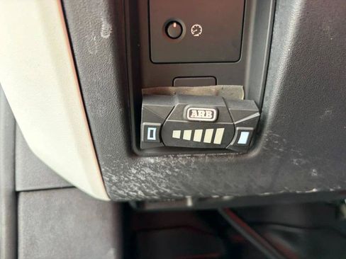 Used 2023 Land Rover Defender 110 S AWD/4WD image 27