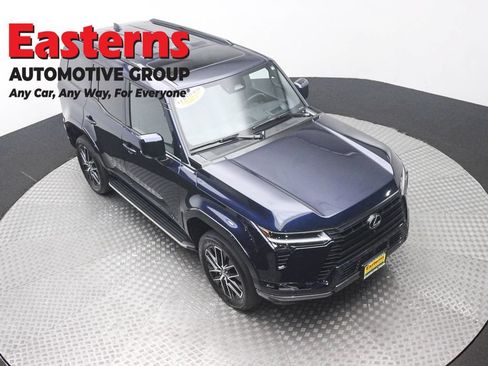 Used 2025 Lexus GX 550 w/ Accessory Package (2T) AWD/4WD image 3